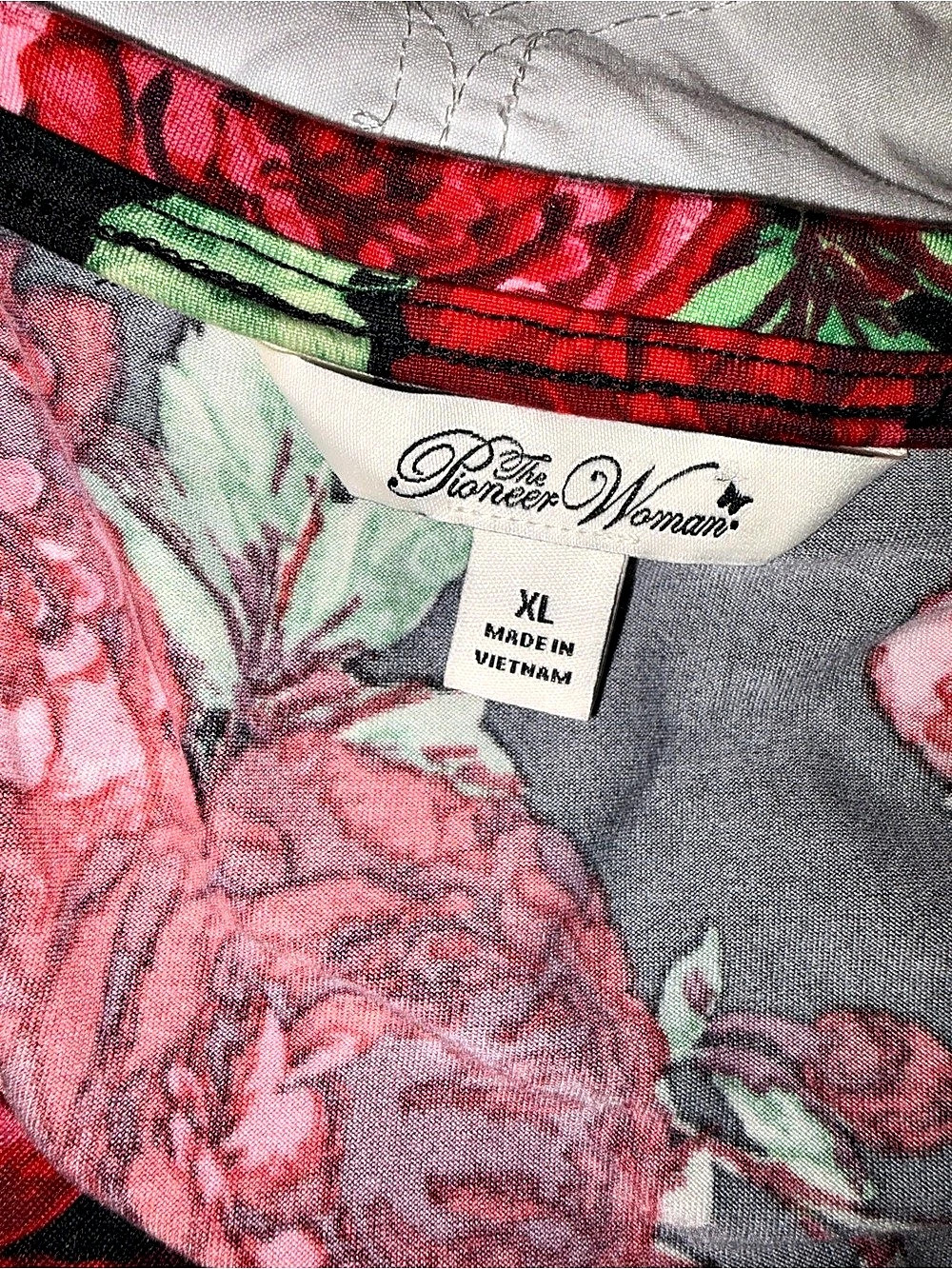 Pioneer Woman Floral V-Neck Top Black & Red XL - Picture 2 of 2